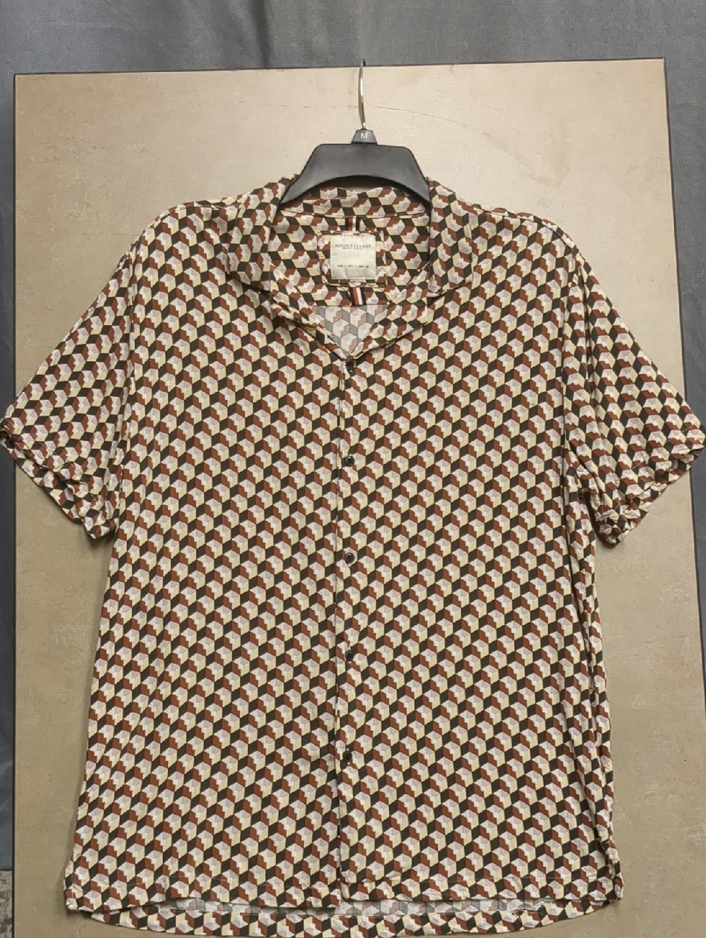 Vintage Inspired S/S Geometric Patterned Men's Button Down Shirt Size Large